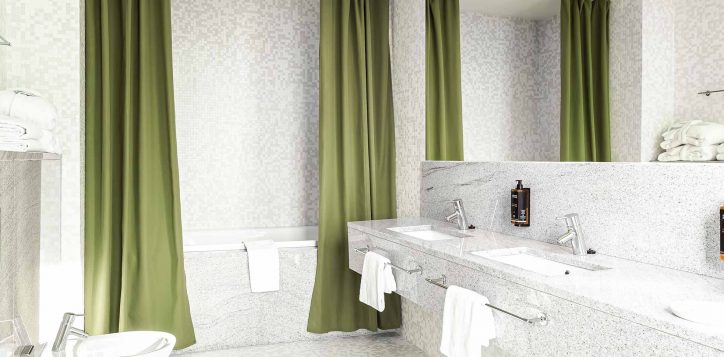 suite-bathroom-2-2-2
