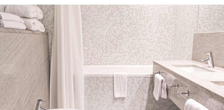 junior-suite-bathroom-4-2