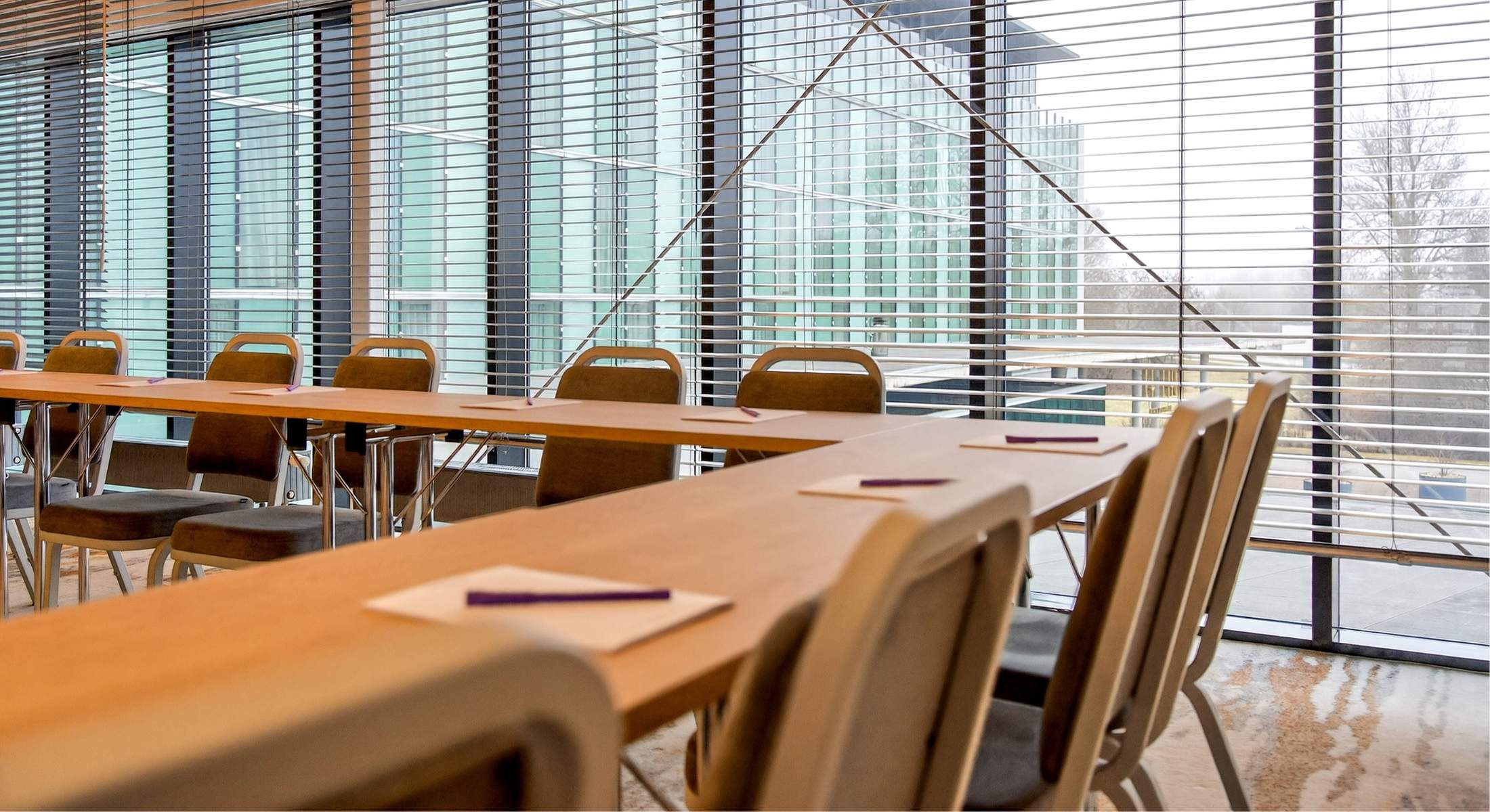 La Rive seminariruum U-kujulise paigutusega Mercure Tallinnas